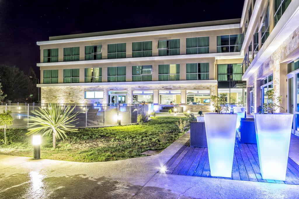 Howard Johnson Neuquén Exterior foto