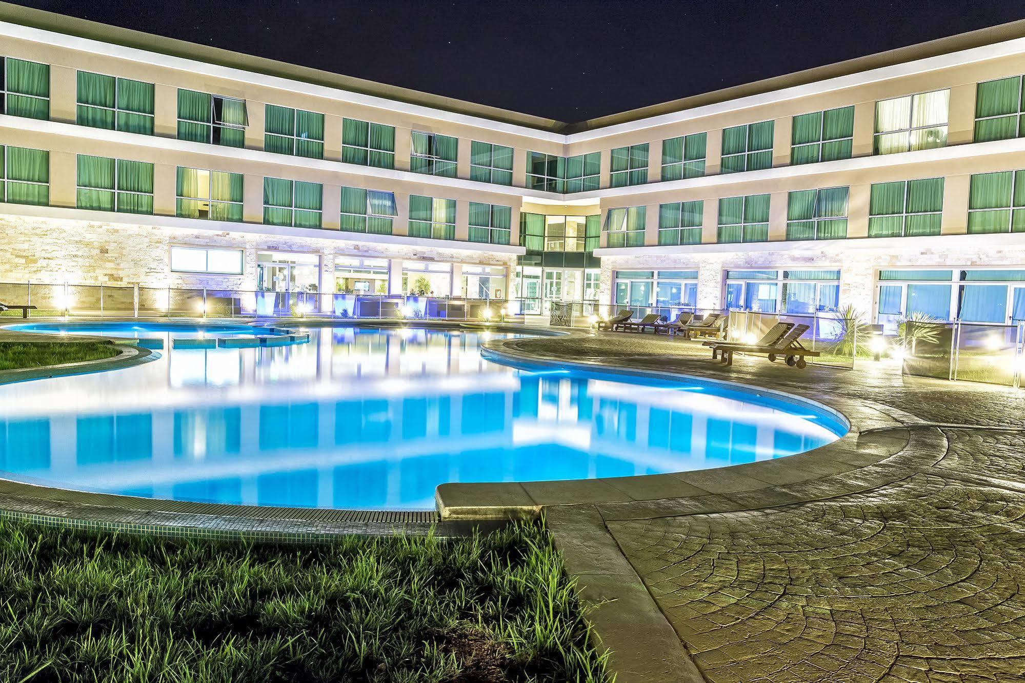 Howard Johnson Neuquén Exterior foto