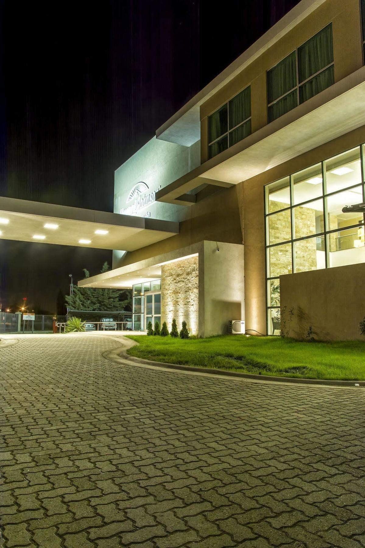 Howard Johnson Neuquén Exterior foto